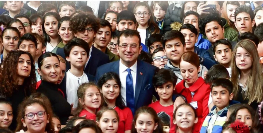 Ekrem İmamoğlu’ndan öğrencilere 'diplomalı' yarıyıl mesajı