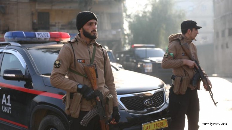 Halep kentinde terör örgütü YPG işgalindeki son mahalle de kurtarıldı