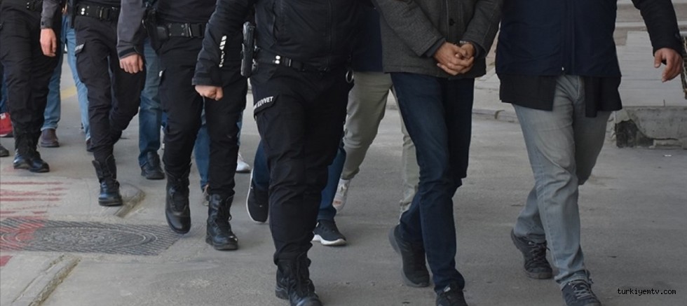 İstanbul merkezli 8 ilde FETÖ operasyonu: 18 şüpheli gözaltında