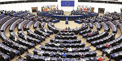 Avrupa Parlamentosu, kurumsal cihazlarda yapay zekayı devre dışı bıraktı