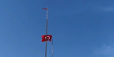 DEM Parti’nin Nusaybin toplantısında alçak saldırı: Türk bayrağını indirdiler!