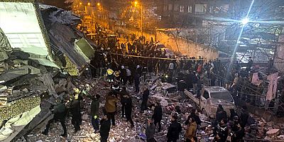 Depremde son bilanço açıklandı! 274 can kaybı, 2 bin 323 yaralı