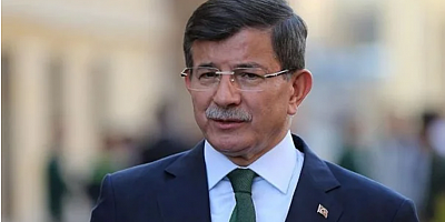 Eski Başbakan maddi sıkıntıda! Ahmet Davutoğlu isyan etti