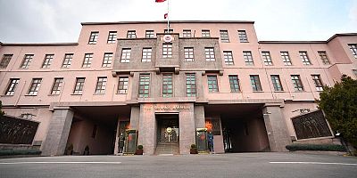 MSB'den Türk bayrağının indirilmesiyle ilgili açıklama: Organize bir provokasyon