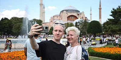 Türkiye’ye geçen yıl 44,5 milyon yabancı turist geldi