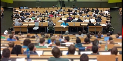 Üç aylık yaz tatili kaldırılıyor